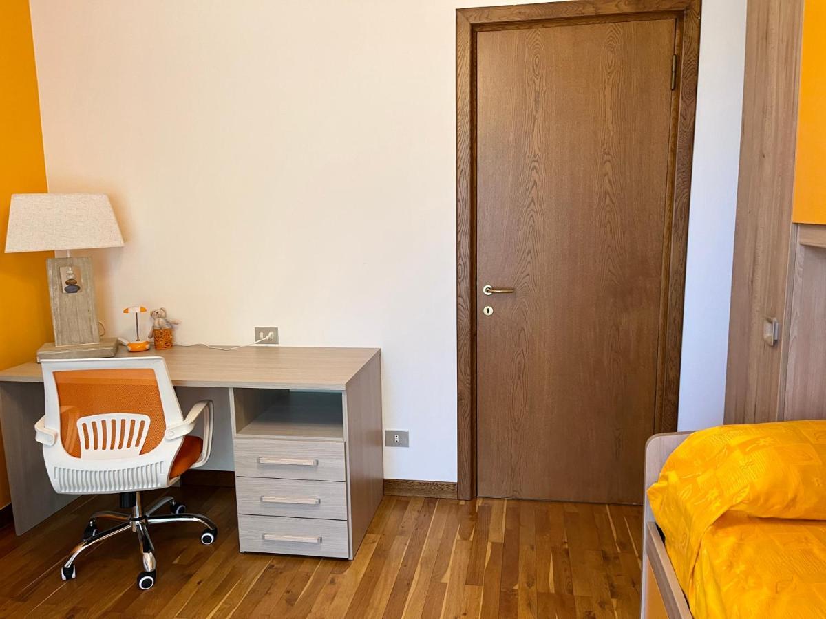 Lukas Home Con Il Cuore Appartamento 3 Camere Al Piano Terra E Appartamento 1 Camera In Taverna Merone Luaran gambar