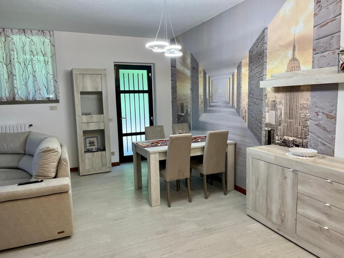 Lukas Home Con Il Cuore Appartamento 3 Camere Al Piano Terra E Appartamento 1 Camera In Taverna Merone Luaran gambar