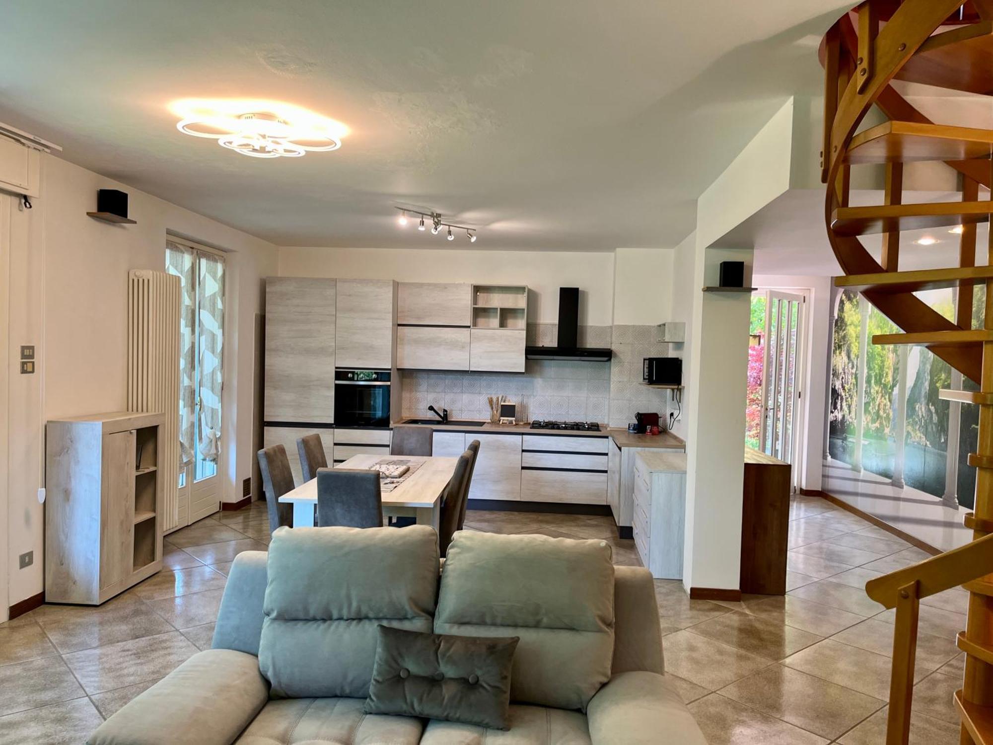 Lukas Home Con Il Cuore Appartamento 3 Camere Al Piano Terra E Appartamento 1 Camera In Taverna Merone Luaran gambar