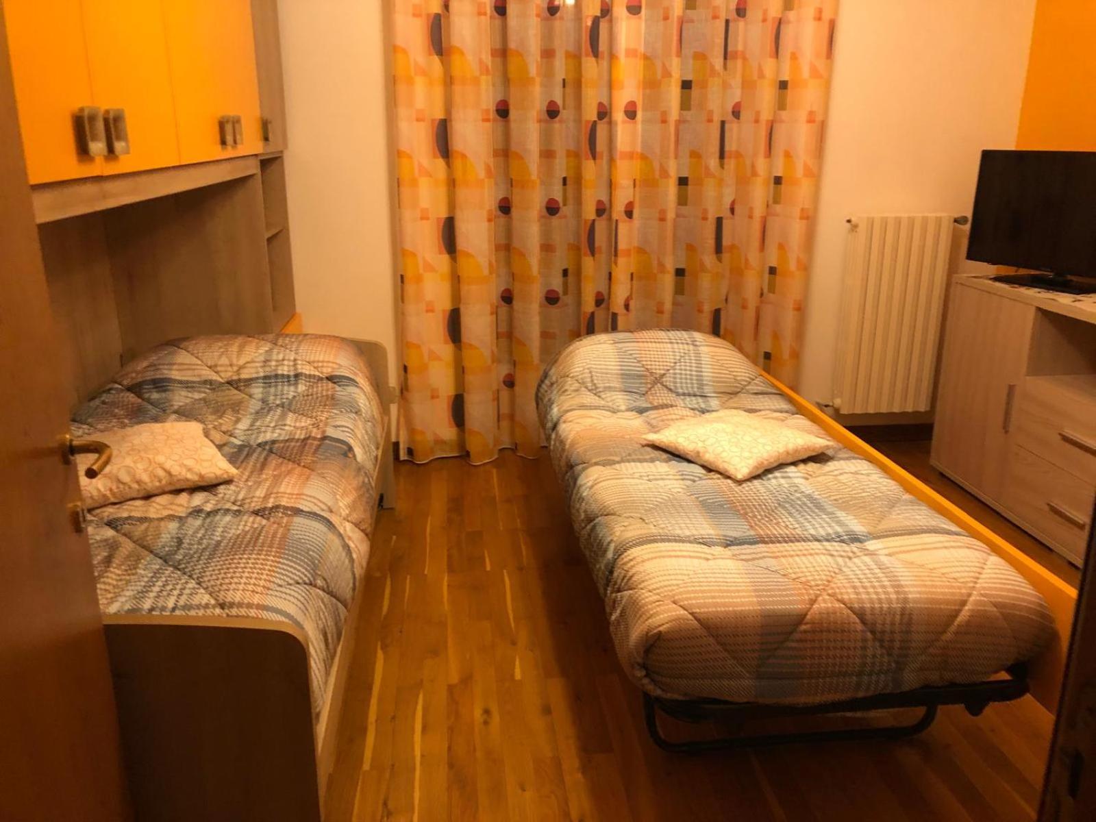 Lukas Home Con Il Cuore Appartamento 3 Camere Al Piano Terra E Appartamento 1 Camera In Taverna Merone Luaran gambar