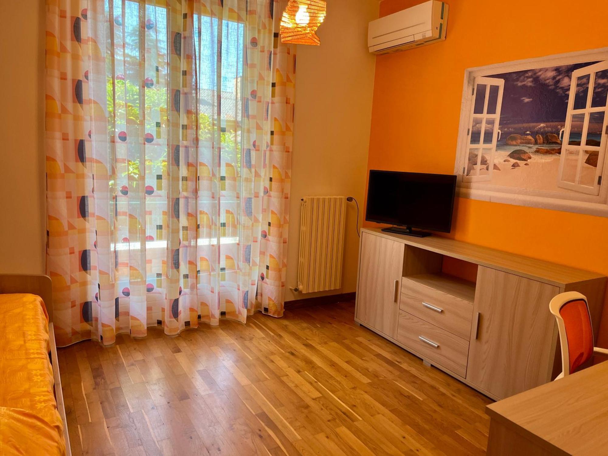 Lukas Home Con Il Cuore Appartamento 3 Camere Al Piano Terra E Appartamento 1 Camera In Taverna Merone Luaran gambar